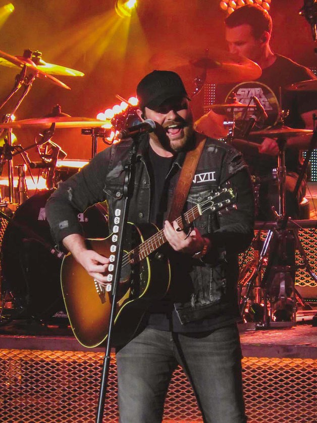Chris Young — Chris Young On Stage