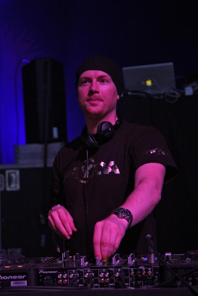 Eric Prydz — Eric Prydz at Glastonbury 2009