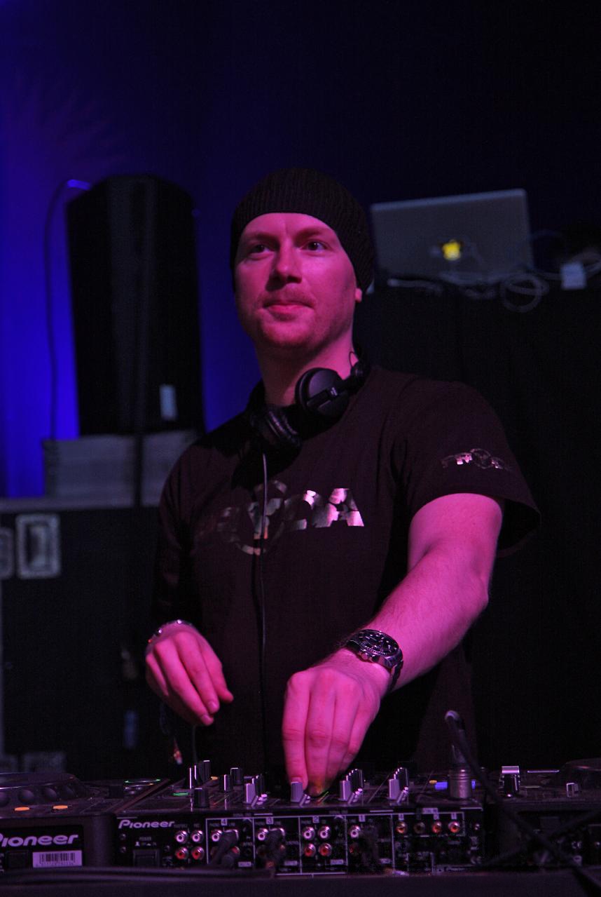 Eric Prydz — Eric Prydz at Glastonbury 2009