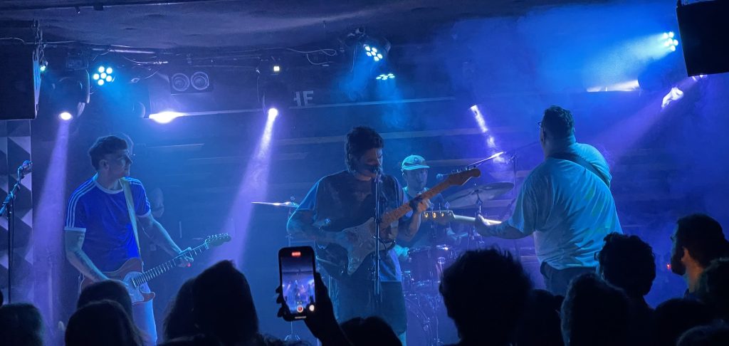 Mom Jeans. — Mom Jeans performing at Badehaus in Berlin in 2023.