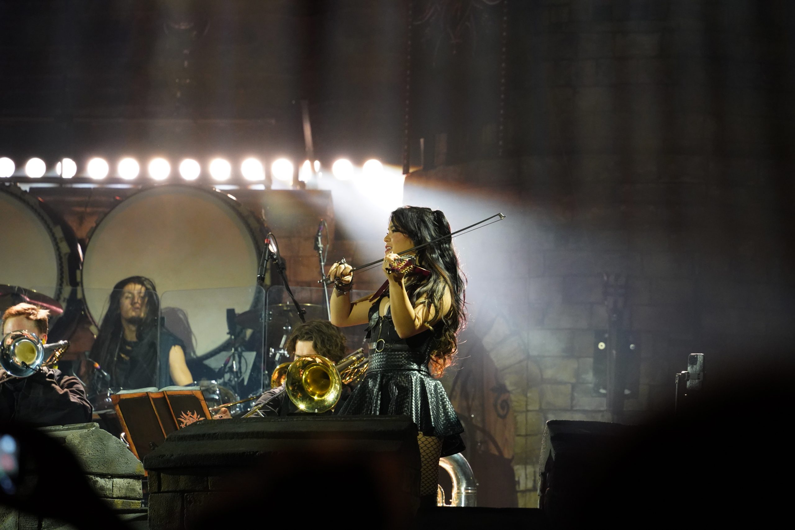 Mia Asano — Mia Asano auf der The Legendary Tour 2025 in der Hanns-Martin-Schleyer-Halle in Stuttgart